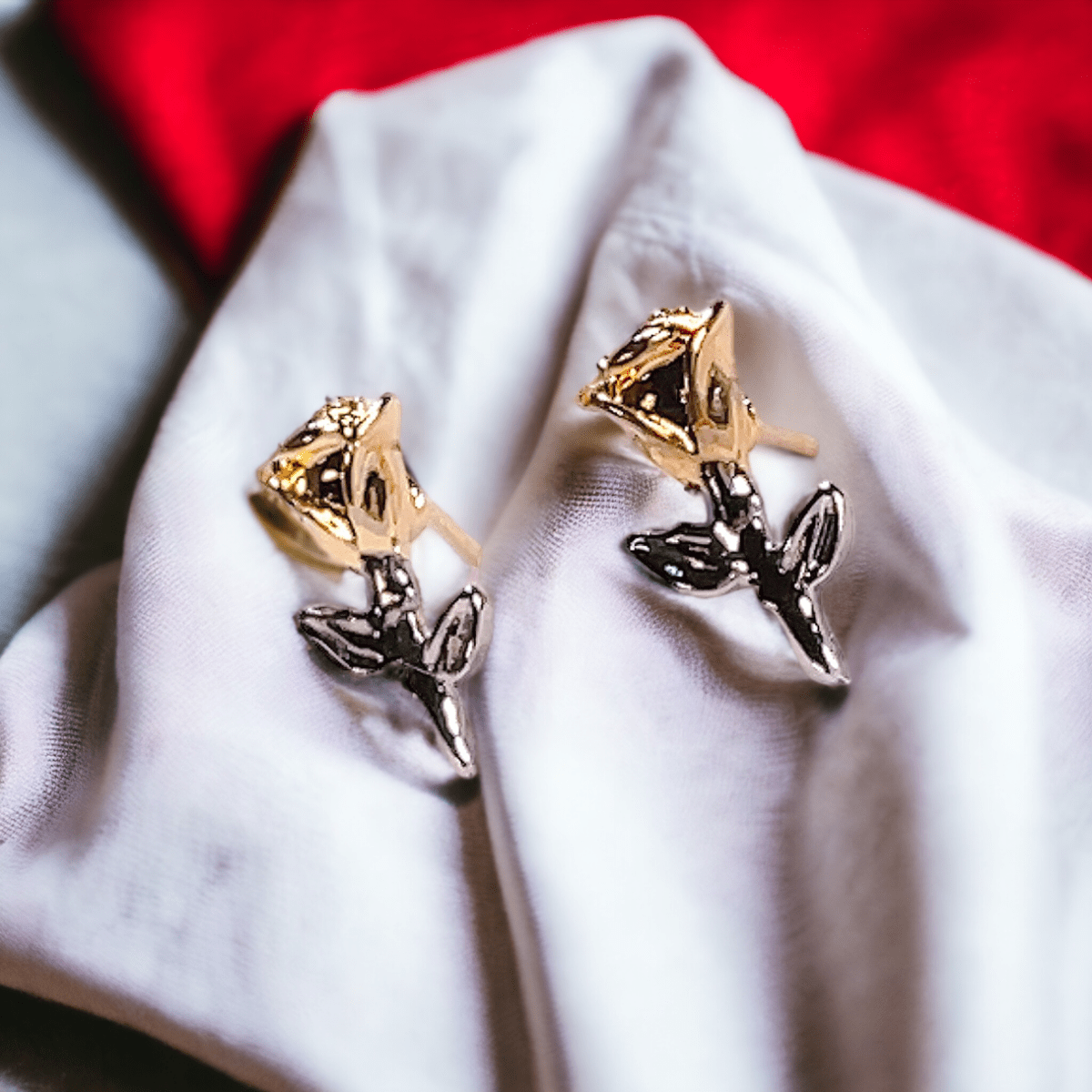 Mini rose stud earrings - SandyKandy