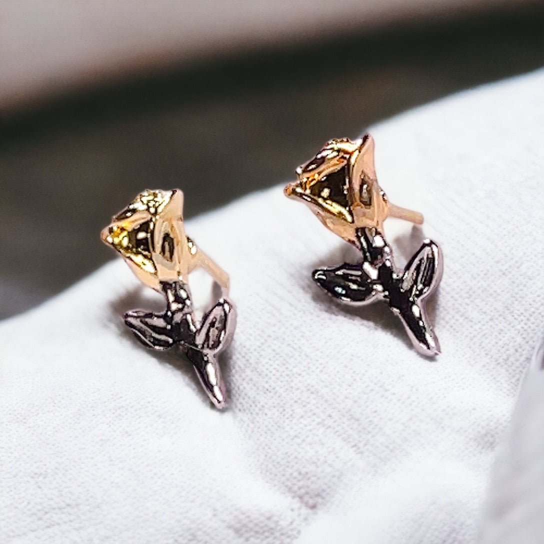 Mini rose stud earrings - SandyKandy