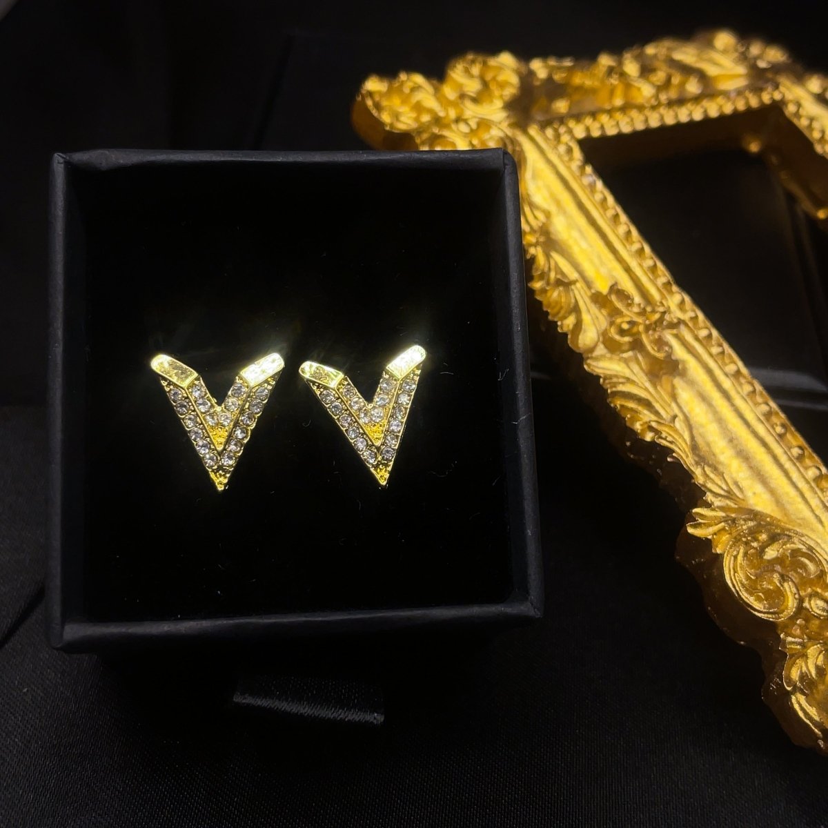 Victory Studs - SandyKandy